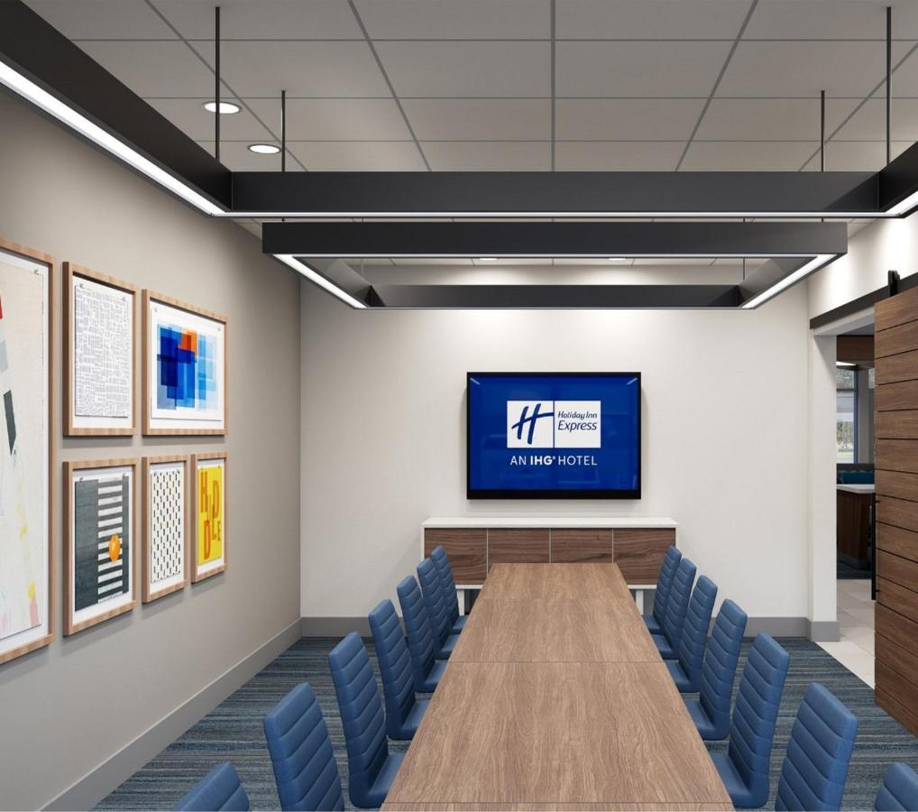 Hotel Express - By Ihg Strathroy