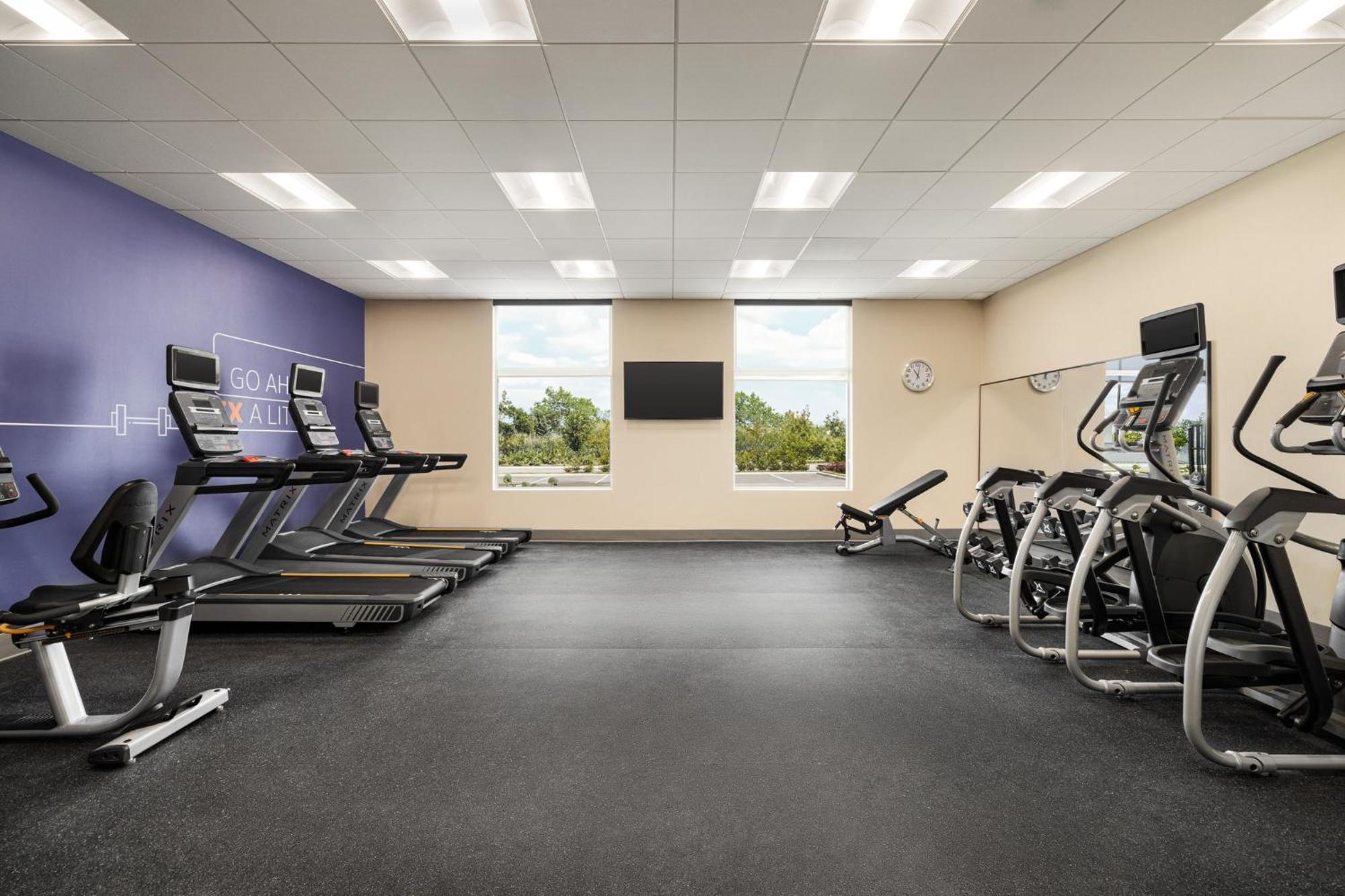 Express - By Ihg Strathroy